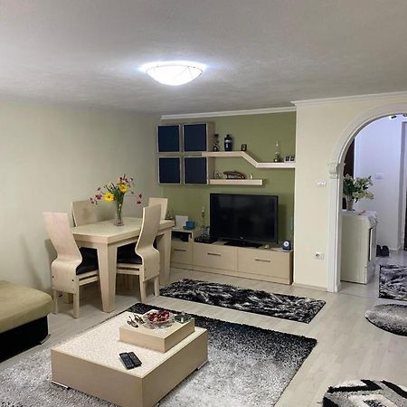 Lula Guesthouse Αργυρόκαστρο Εξωτερικό φωτογραφία